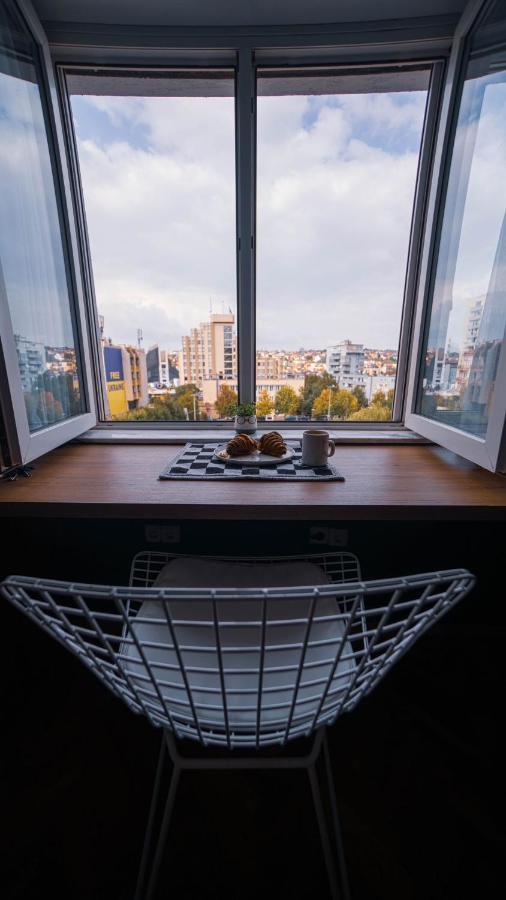 Prishtina In & Out Appartement Pristina Buitenkant foto